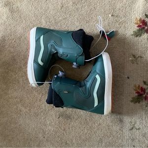 Vans snowboard boots